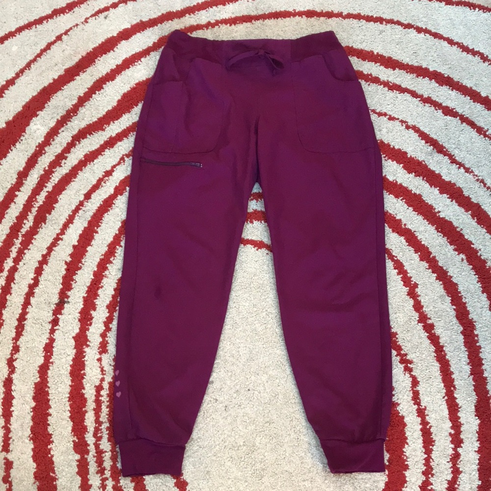 HeartSoul wine colored medium scrub joggers